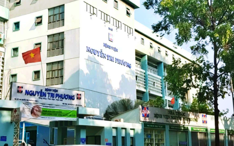 TP.HCM: Bác sĩ tham gia tiêm chủng chống dịch dương tính SARS-CoV-2, một con hẻm bị phong tỏa