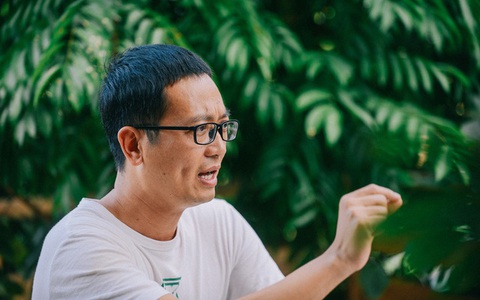 Ông bố Tiến sĩ không chọn Montessori hay Steiner mà chọn lối giáo dục bình dân dạy con: "Hãy tạm bỏ đọc sách, giúp mẹ in hóa đơn đặt hàng đi"