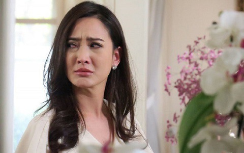 Chê cuộc sống hiện tại quá ấm êm, chồng van xin tôi cho anh được qua lại với người yêu cũ để tìm cảm giác mới mẻ