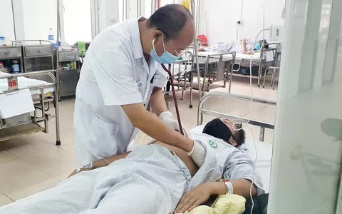 Sốt cao sau tiêm vaccine COVID-19 không ngờ mắc sốt xuất huyết
