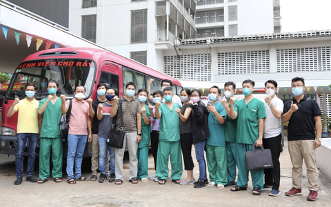 "Bác sĩ 91" và 52 nhân viên y tế dày dạn kinh nghiệm tiếp ứng Trung tâm Hồi sức COVID-19 lớn nhất tại TP.HCM 