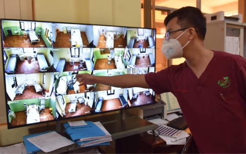 Ngày đầu triển khai trung tâm điều trị COVID-19, Bệnh viện Quân y 175 tiếp nhận 11 trường hợp nguy kịch