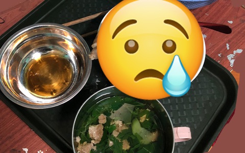 Người vợ khoe cơm cữ do chồng nấu, nhìn một món chình ình trên mâm ai cũng tò mò không biết chị sẽ ăn kiểu gì