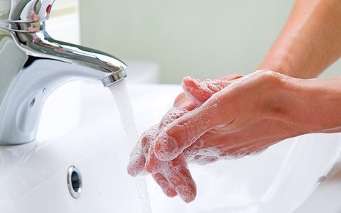 Đi làm trong thời điểm giãn cách xã hội do dịch Covid-19, bạn nên làm gì để bảo đảm an toàn cho bản thân?