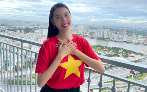Á hậu Thúy Vân tự quay MV tại nhà trong mùa dịch