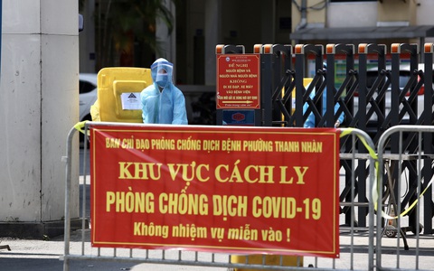 Bệnh viện Phổi Hà Nội ngay lúc này: Siết chặt cách ly y tế, khẩn trương lấy mẫu xét nghiệm