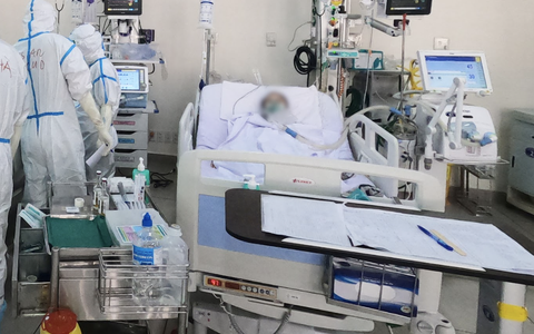 TP.HCM ghi nhận 6.318 trường hợp nhiễm COVID-19 mới trong 1 ngày, lên kế hoạch nâng cấp khoảng 200 xe taxi truyền thống thành xe taxi y tế