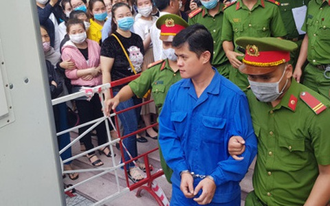 Vụ bác sĩ bị tố hiếp dâm đồng nghiệp ở Huế: Nữ y tá từng được gia đình bác sĩ cưu mang, người mẹ tiếp tục đưa bằng chứng kêu oan cho con trai