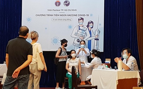 Kỷ lục số người được tiêm vắc xin COVID-19 trong một ngày tại TPHCM