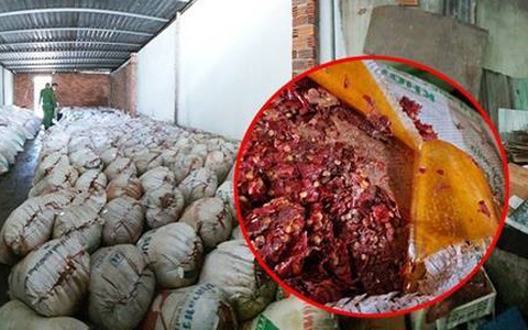 Phát hiện kho chứa 15 tấn tương ớt bẩn chuẩn bị bán ra thị trường