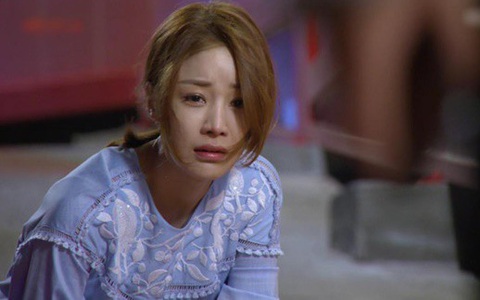 Chị chồng vừa mất, mẹ chồng đã họp gia đình, đẩy hai đứa con của chị ấy ra trước mọi người rồi đưa ra tuyên bố đanh thép