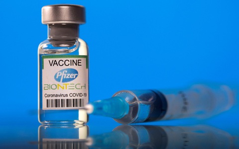 Thêm gần 218.000 liều vaccine COVID-19 Pfizer về Việt Nam