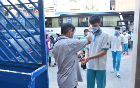 TP HCM lên kế hoạch hẹn phụ huynh đến trường nhận SGK