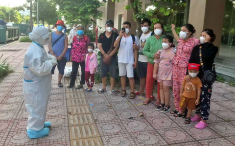 TP.HCM: 10.000 bệnh nhân COVID-19 tại bệnh viện Dã chiến số 8 xuất viện, nhiều người khỏi bệnh ở lại chăm sóc F0