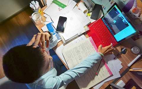 Nhiều tỉnh thành quyết định không tổ chức dạy trực tuyến cho học sinh lớp 1, có phương án thay thế như sau