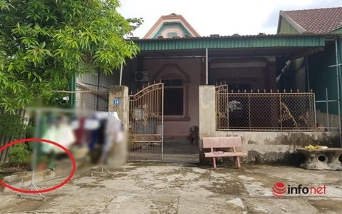 Cặp vợ chồng mất 2 con trai nghẹn lòng khi gặp bé sơ sinh bỏ trước cổng nhà