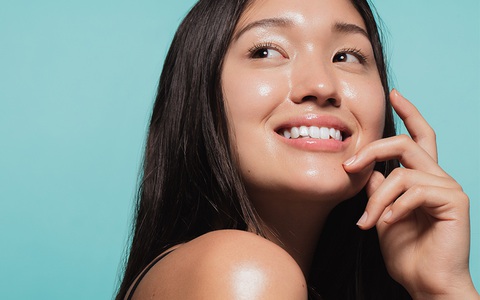 Lăn kim tái tạo da để trả lại làn da căng mướt thuở đôi mươi: Bạn có chắc mình nằm trong nhóm nên làm?
