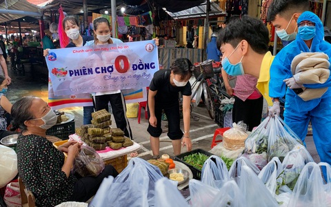 Ấm lòng "Phiên chợ 0 đồng" giữa đại dịch