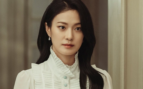 Vô tình nghe được chồng gửi tiền cho mẹ vì vợ tiêu hoang, tôi có hành động khiến anh hốt hoảng