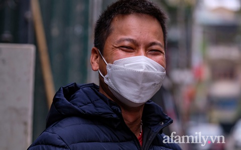 Vụ bé gái mắc kẹt trong ngôi nhà cháy ở Hà Nội: Anh thợ sửa điều hòa có đôi mắt cười kể về cảm giác "không thể nào tả được" bên khung cửa sổ sinh-tử