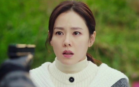 Chồng xách nắm bùn đen thui bảo đem luộc nấu cỗ cúng, tôi thất kinh hồn vía nhận ra mình mất toi cả đống tiền