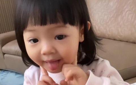 Bà xã Cường Đô La chuẩn "đẻ thuê" khi hé lộ con gái Suchin thừa hưởng điều này từ bố
