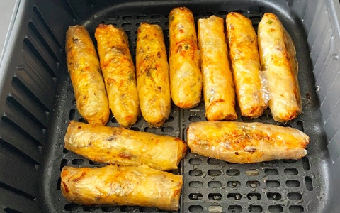 Làm nem thế này thì ăn từ đêm 30 đến hết mùng 3 Tết cũng không lo tăng cân!