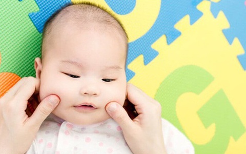 Véo má trẻ: Sướng tay nhưng hại con