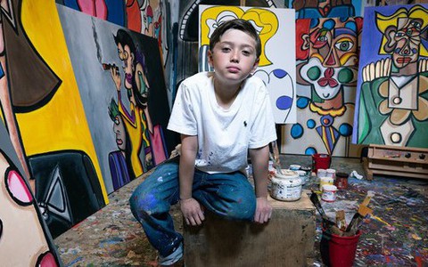 'Tiểu Picasso' nổi danh thế giới chỉ sau 36 giờ, bị hoài nghi về cái mác thiên tài