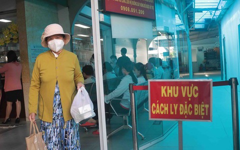 Bé sơ sinh đầu tiên trên thế giới mắc đậu mùa khỉ ngay sau khi ra đời, cha mẹ cũng mắc bệnh