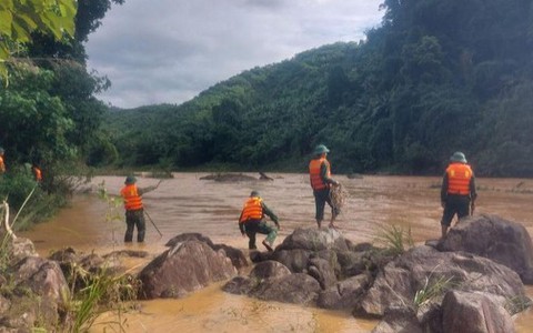 Tìm thấy thi thể thanh niên Quảng Nam bị nước lũ cuốn trôi trên sông Bung