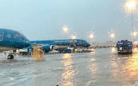 Đóng cửa sân bay Đồng Hới do ảnh hưởng bão số 6