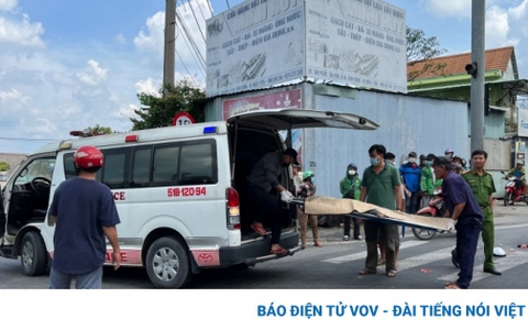 Xe tải vượt đèn đỏ tông liên hoàn khiến thai phụ tử vong