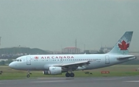 Canada phát hiện gói hàng nghi chất nổ cạnh sân bay Billy Bishop