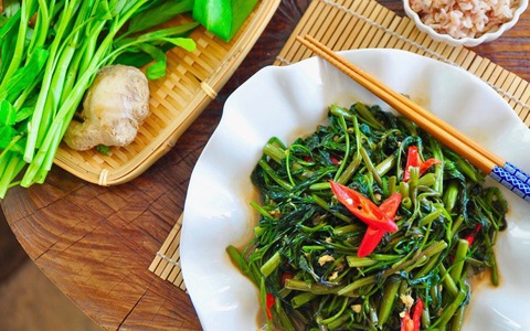 Vì sao ăn rau muống lại gây sẹo lồi và lưu ý của chuyên gia để tiêu thụ loại rau này an toàn