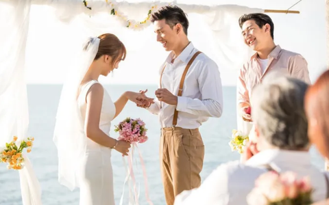 Ngày con tôi cưới, chị giúp việc cũ tặng cả cây vàng làm chúng tôi ngỡ ngàng