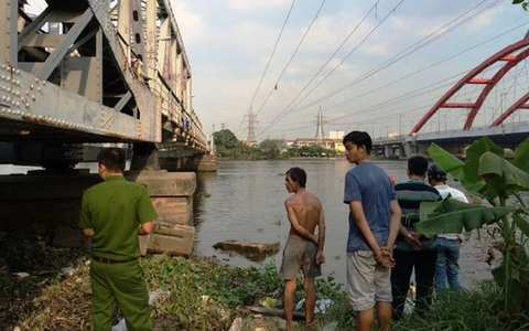Phát hiện thi thể phụ nữ trẻ trôi trên sông Sài Gòn