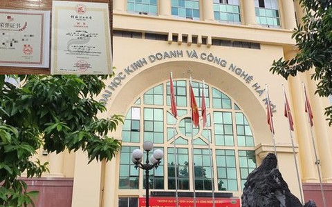 Mập mờ thu phí thực tập của sinh viên