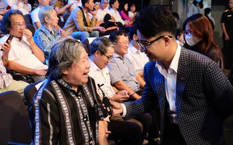 Về câu lịch sử bị cho là sai đáp án, nhà sử học Lê Văn Lan: 'Chúng ta đừng khắt khe quá!'