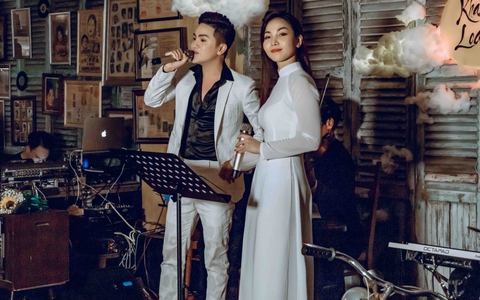 Khánh Loan xúc động khi nhắc đến mẹ trong show diễn mừng sinh nhật