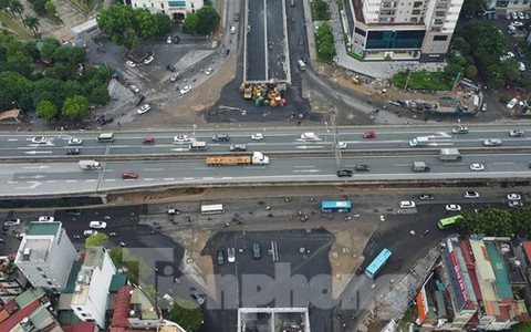 Sau thông xe, phương tiện đi lại qua hầm chui Lê Văn Lương thế nào?