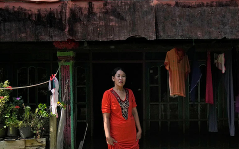 Những ngôi làng đang chìm dần vì nước biển dâng ở Indonesia