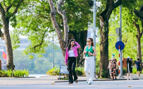Bão số 7 ít khả năng ảnh hưởng đất liền, nửa đầu tháng 11 ở miền Bắc "nóng hơn" mọi năm