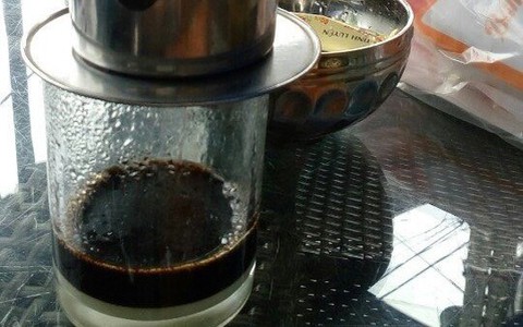 Nam thanh niên đột ngột co cứng chân tay, mất ý thức sau khi uống cà phê