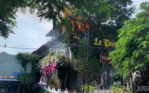 Hỏa hoạn thiêu rụi một homestay tại đảo Cát Bà - Hải Phòng