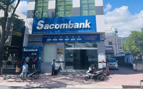 Sacombank lên tiếng vụ nhân viên cho vay giữa các khách hàng