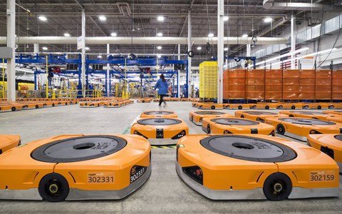 Robot của Amazon đánh dấu bước tiến mới của ngành thương mại điện tử