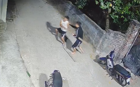 Chân dung tên côn đồ đâm trọng thương chủ nhà vì bị nhắc nhở tiểu bậy