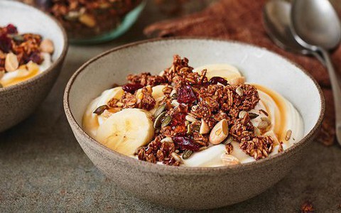 Tự làm granola tại nhà ăn sáng hay ăn vặt vừa ngon, vừa rẻ