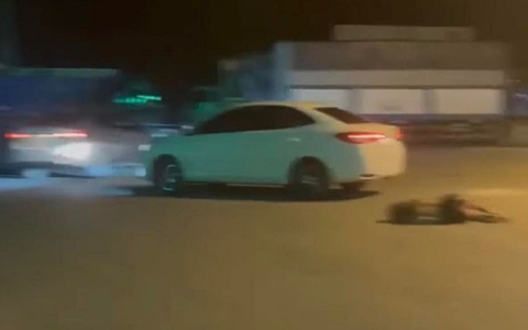 Mâu thuẫn cá nhân, tài xế lái ô tô tông thương vong 2 phụ nữ tại cây xăng